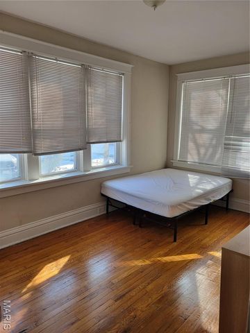 760 Syracuse Avenue, University City, MO 63130