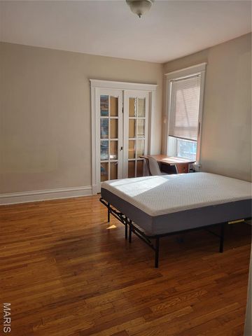 760 Syracuse Avenue, University City, MO 63130