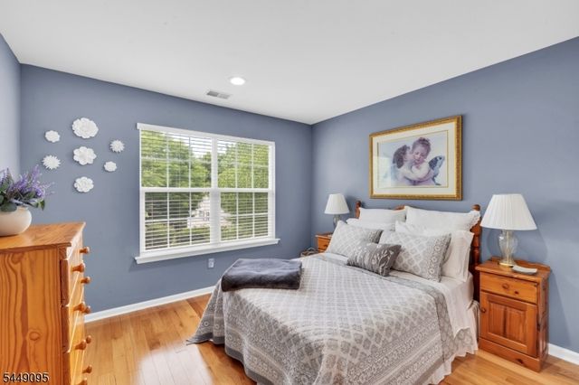 15 Spruce Ter, Mount Arlington Boro, NJ 07856