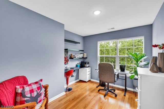 15 Spruce Ter, Mount Arlington Boro, NJ 07856