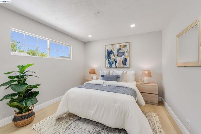 36122 Magellan Dr, Fremont, CA 94536