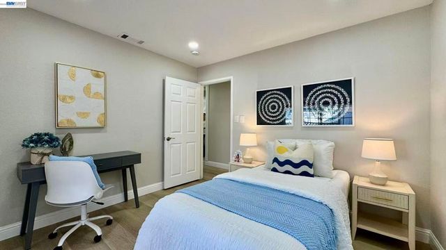 36122 Magellan Dr, Fremont, CA 94536
