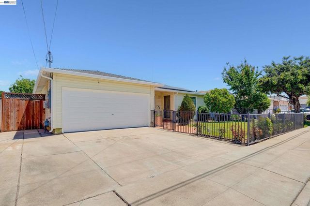 36122 Magellan Dr, Fremont, CA 94536