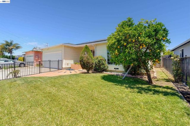 36122 Magellan Dr, Fremont, CA 94536