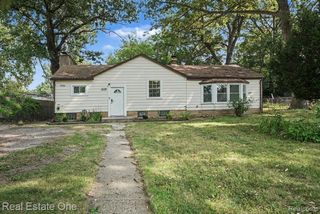 4229 Dolores Avenue, Warren, MI 48091