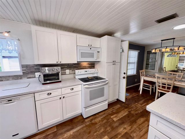 413 CERVINA DRIVE N, Venice, FL 34285