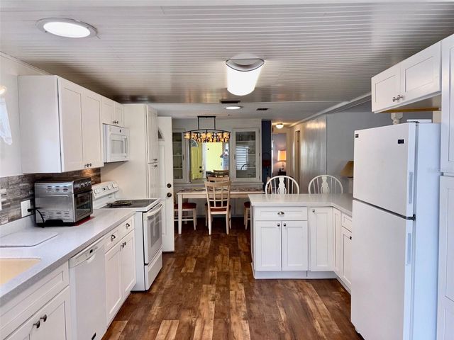 413 CERVINA DRIVE N, Venice, FL 34285