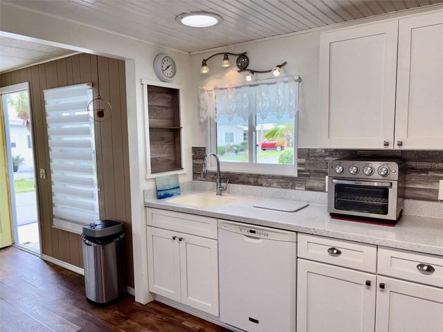 413 CERVINA DRIVE N, Venice, FL 34285