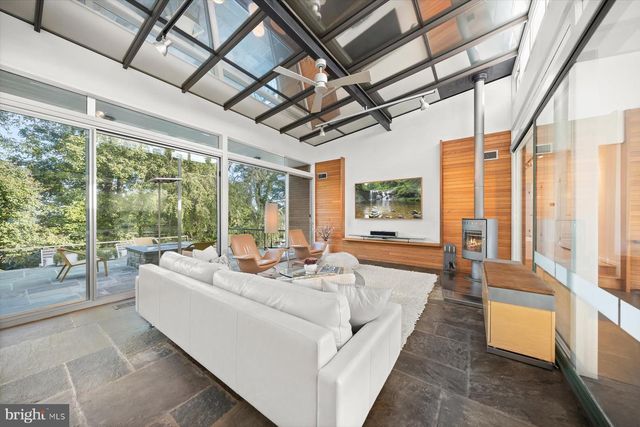 2533 N RIDGEVIEW RD, Arlington, VA 22207