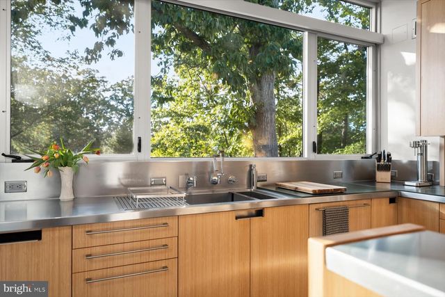 2533 N RIDGEVIEW RD, Arlington, VA 22207