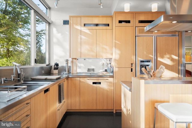 2533 N RIDGEVIEW RD, Arlington, VA 22207