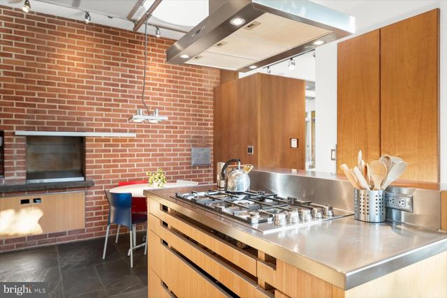 2533 N RIDGEVIEW RD, Arlington, VA 22207