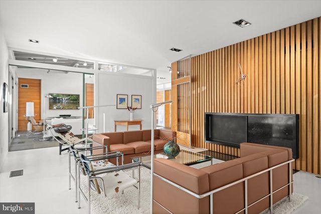 2533 N RIDGEVIEW RD, Arlington, VA 22207