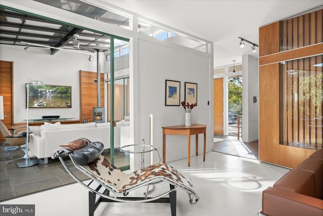 2533 N RIDGEVIEW RD, Arlington, VA 22207