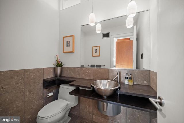 2533 N RIDGEVIEW RD, Arlington, VA 22207