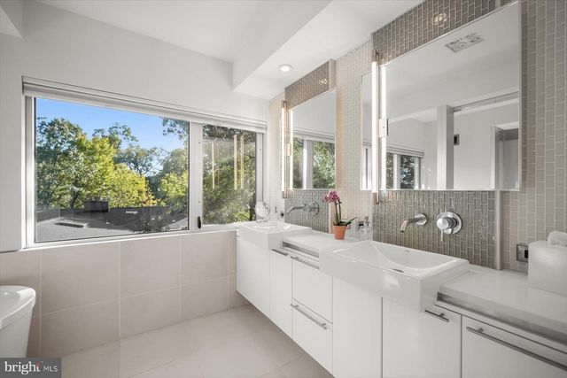 2533 N RIDGEVIEW RD, Arlington, VA 22207