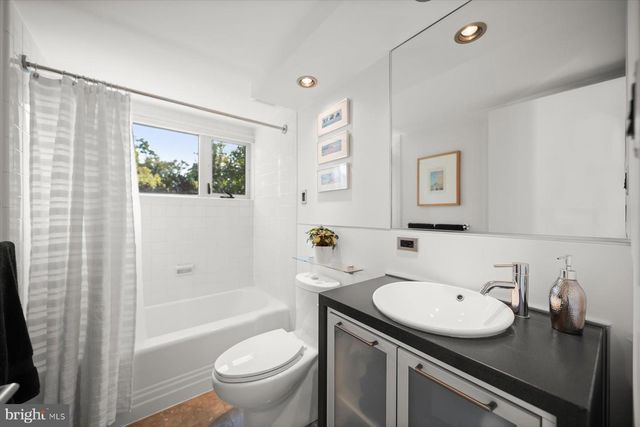 2533 N RIDGEVIEW RD, Arlington, VA 22207