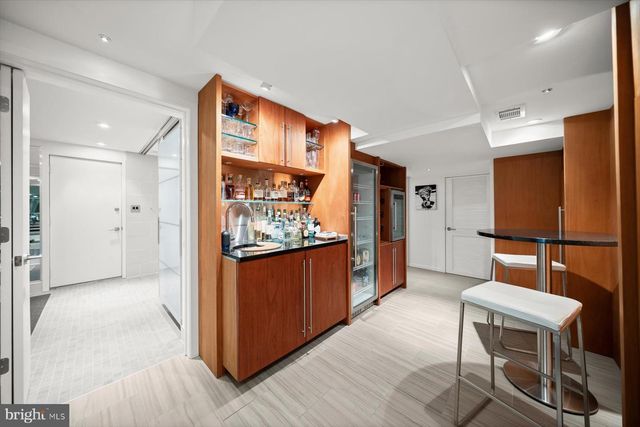 2533 N RIDGEVIEW RD, Arlington, VA 22207