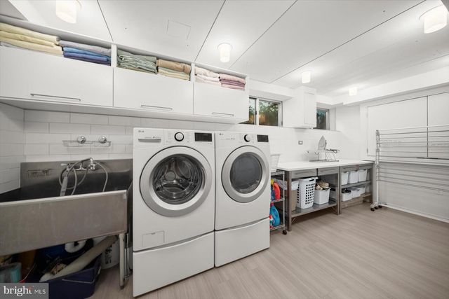 2533 N RIDGEVIEW RD, Arlington, VA 22207