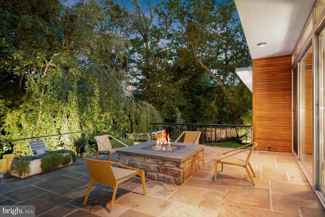 2533 N RIDGEVIEW RD, Arlington, VA 22207