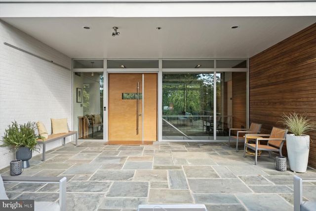 2533 N RIDGEVIEW RD, Arlington, VA 22207