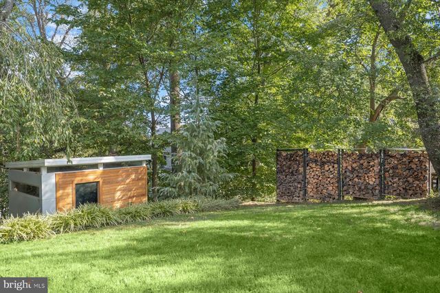 2533 N RIDGEVIEW RD, Arlington, VA 22207