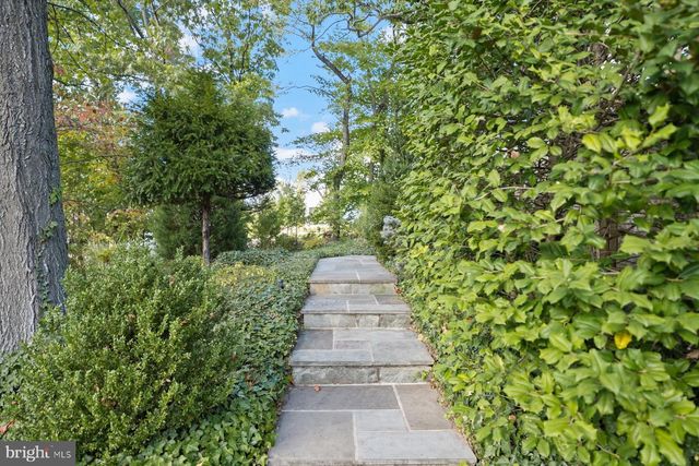 2533 N RIDGEVIEW RD, Arlington, VA 22207