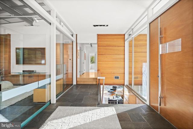 2533 N RIDGEVIEW RD, Arlington, VA 22207