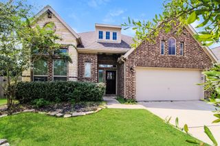 1744 Yaupon Trail Court, Alvin, TX 77511