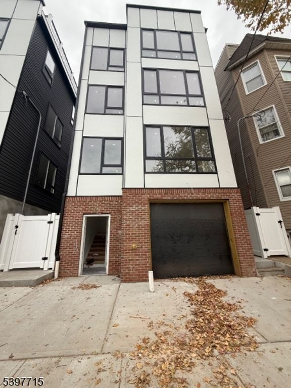 37 S 7Th St, Newark City, NJ 07107