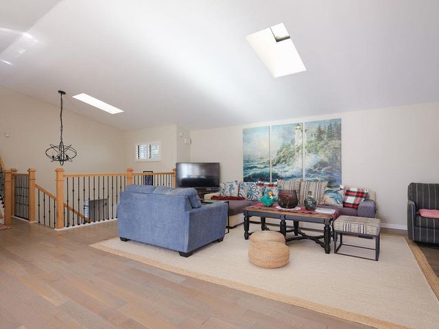 355 Avenue Portola, El Granada, CA 94019