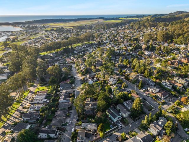 355 Avenue Portola, El Granada, CA 94019