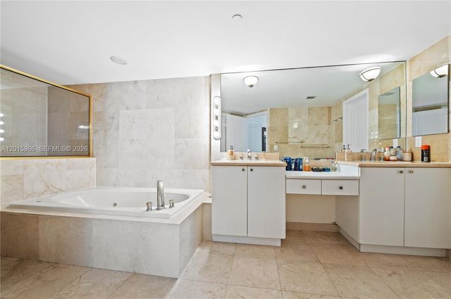 8925 Collins Ave 9J, Surfside, FL 33154