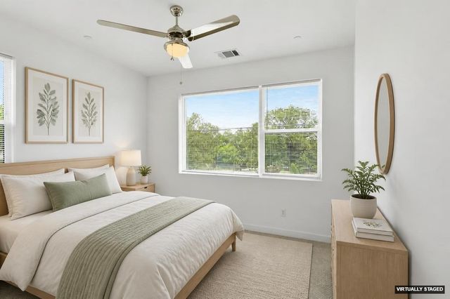 427 W 10th Street 101, Dallas, TX 75208