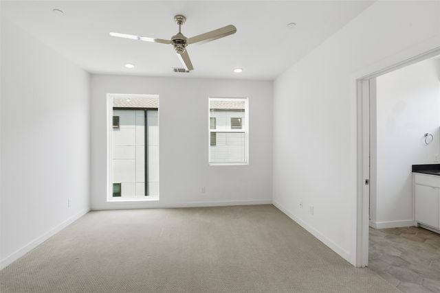 427 W 10th Street 101, Dallas, TX 75208