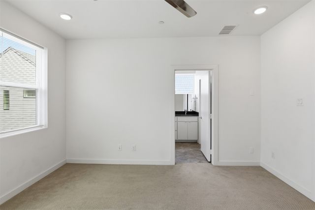427 W 10th Street 101, Dallas, TX 75208
