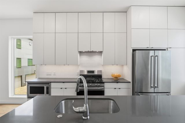 427 W 10th Street 101, Dallas, TX 75208