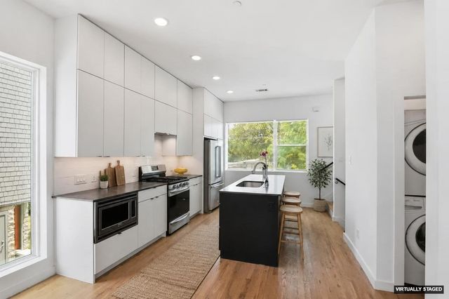 427 W 10th Street 101, Dallas, TX 75208