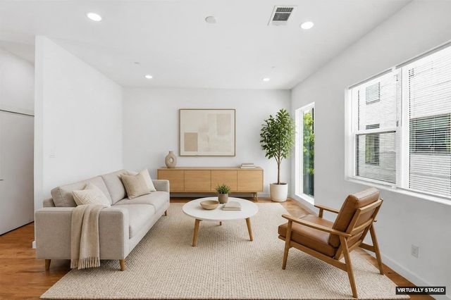 427 W 10th Street 101, Dallas, TX 75208