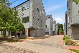 427 W 10th Street 101, Dallas, TX 75208