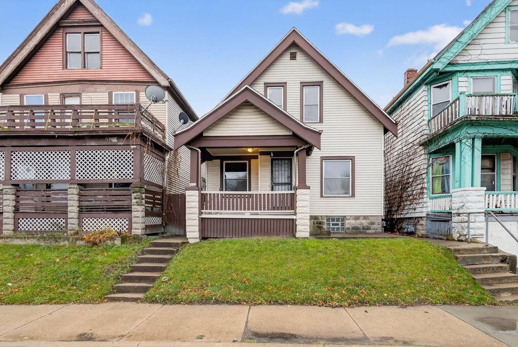 3615 W Center STREET, Milwaukee, WI 53210