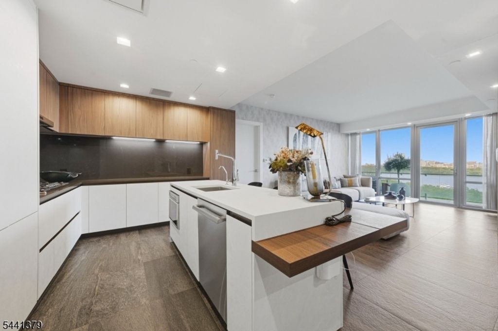 320 Adolphus Ave 219, Cliffside Park Boro, NJ 07010 — photo 5
