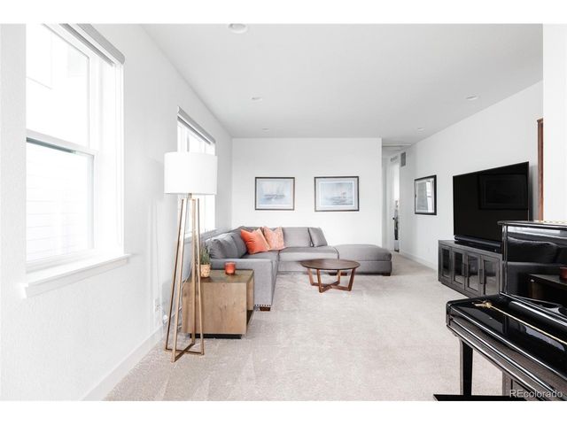 6010 N Perth St, Aurora, CO 80019