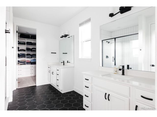 6010 N Perth St, Aurora, CO 80019