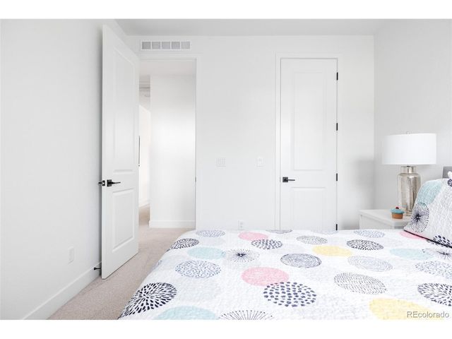 6010 N Perth St, Aurora, CO 80019