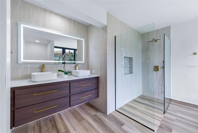 15 SAN ISAAC STREET, San Juan, PR 00927