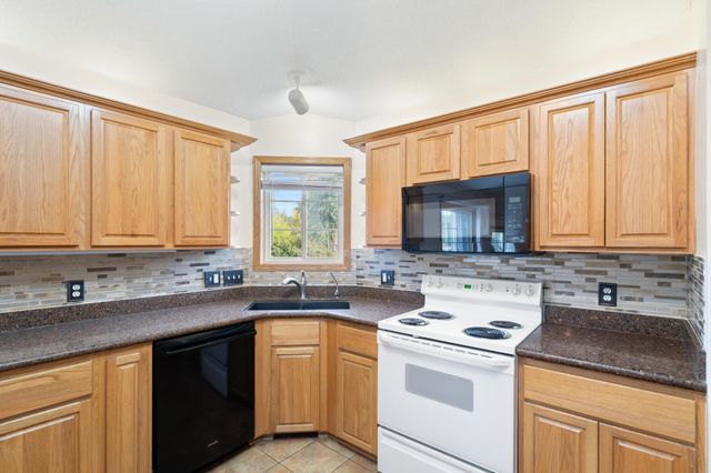 1255 Cuylle Bay, Faribault, MN 55021