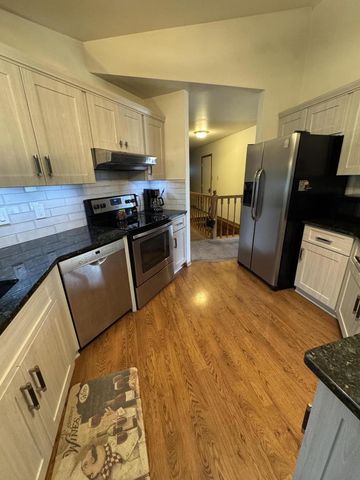 7369 Hillendale DRIVE, Franklin, WI 53132