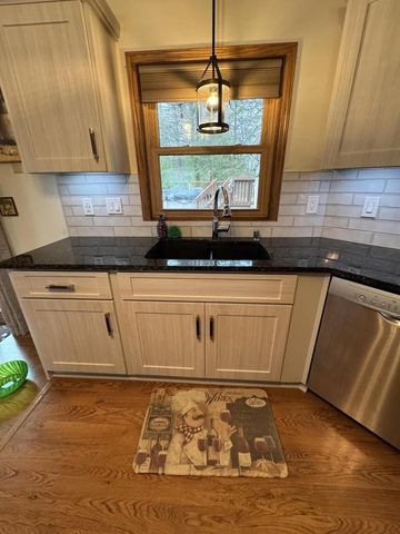 7369 Hillendale DRIVE, Franklin, WI 53132