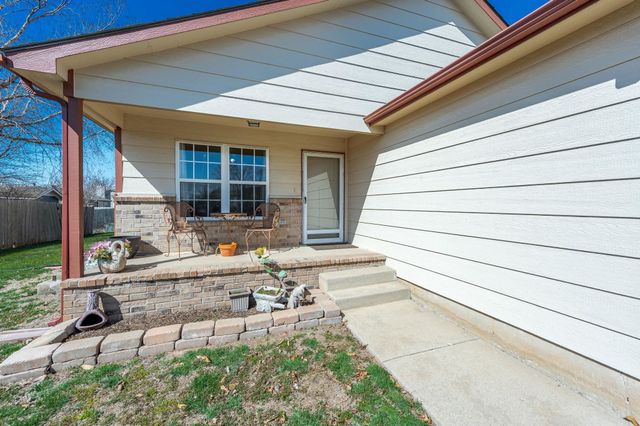 122 E Eagle Watch St, Mulvane, KS 67110